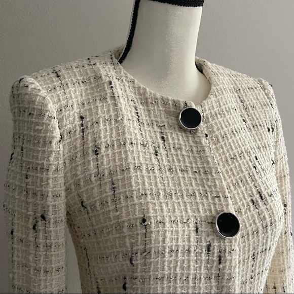 Zara S White and Black Tweed Long Structured Blazer with Large Buttons - Picture 4 of 9